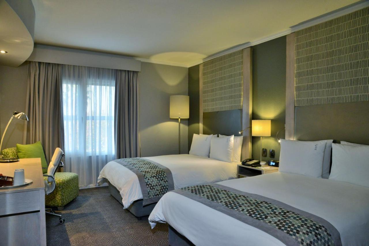 Holiday Inn Johannesburg Airport By Ihg Kempton Park Buitenkant foto
