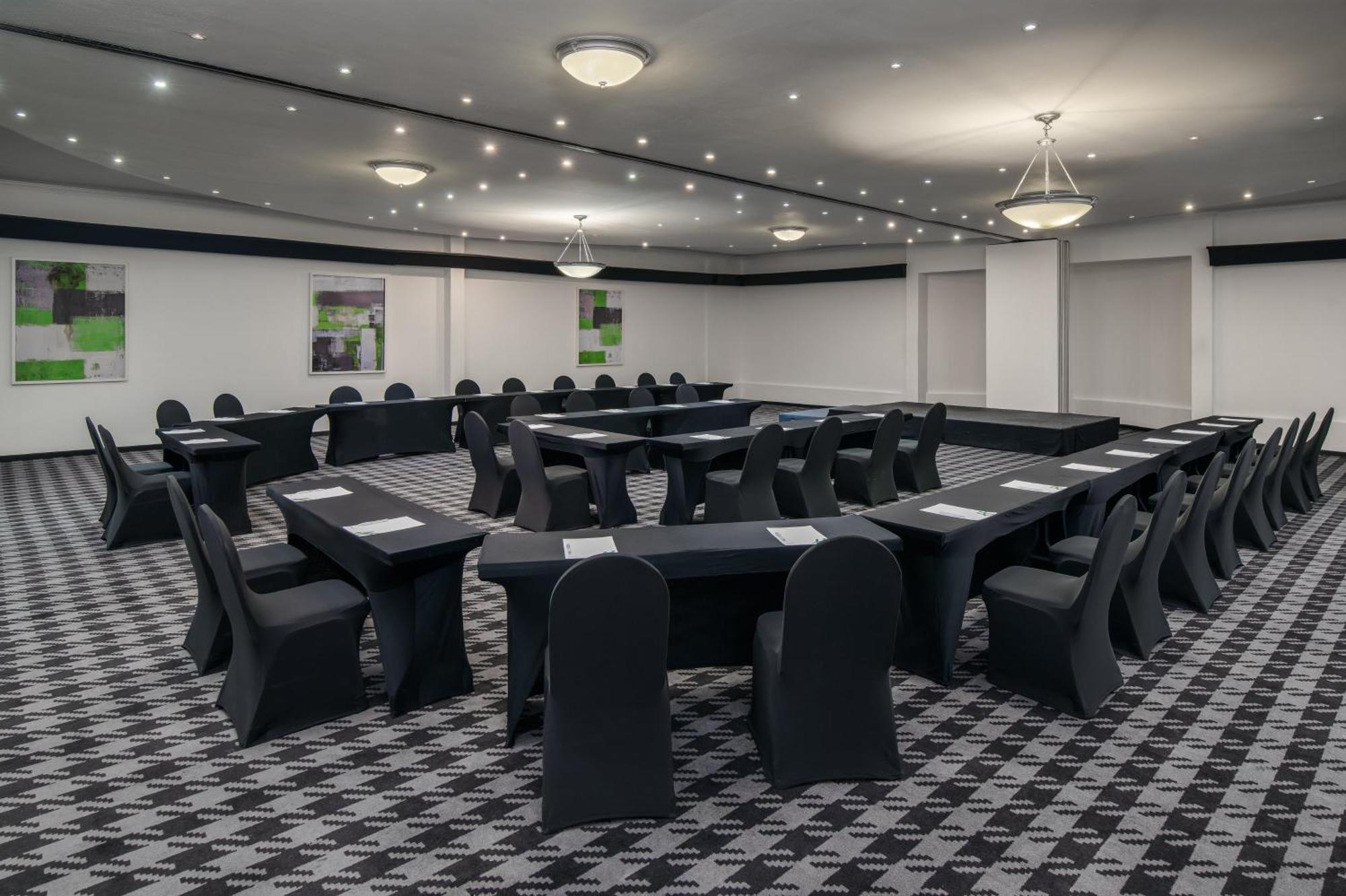 Holiday Inn Johannesburg Airport By Ihg Kempton Park Buitenkant foto