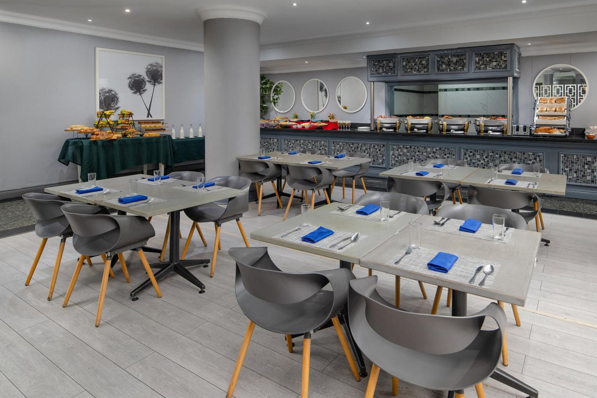 Holiday Inn Johannesburg Airport By Ihg Kempton Park Buitenkant foto