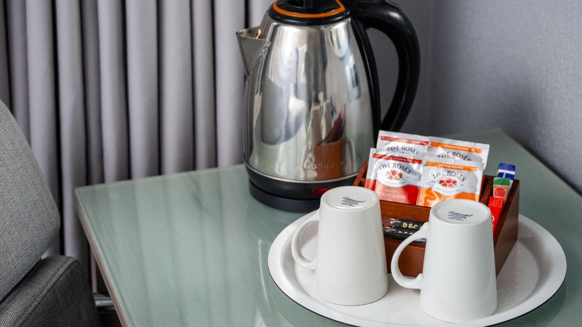 Holiday Inn Johannesburg Airport By Ihg Kempton Park Buitenkant foto